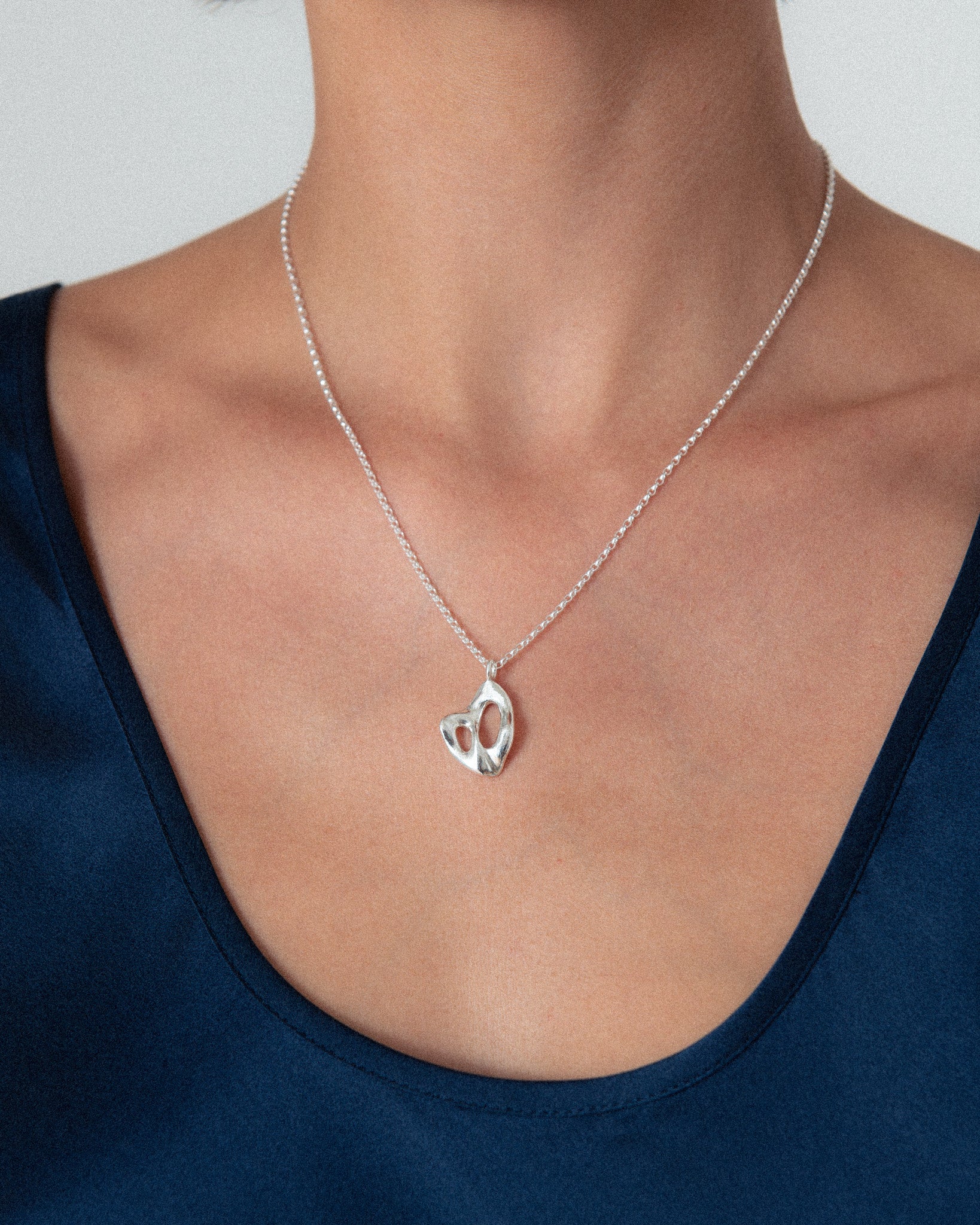 SPACED PENDANT